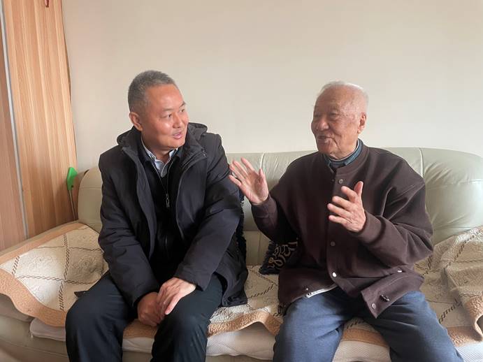 看望曹立俭老师2